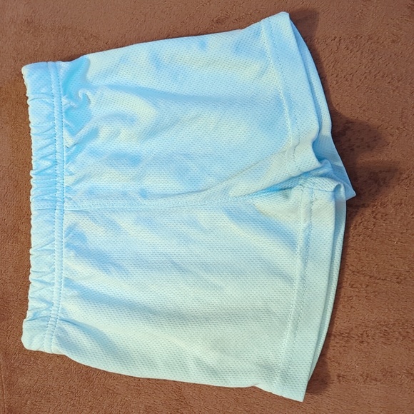 Girls shirts and shorts - Picture 3 of 3